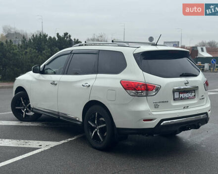 Белый Ниссан Патфайндер, объемом двигателя 3.5 л и пробегом 267 тыс. км за 13499 $, фото 5 на Automoto.ua