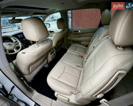 Белый Ниссан Патфайндер, объемом двигателя 2.5 л и пробегом 220 тыс. км за 11900 $, фото 15 на Automoto.ua