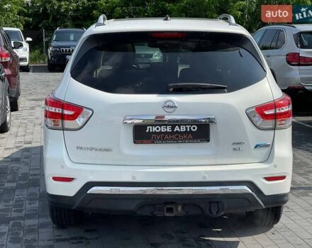 Белый Ниссан Патфайндер, объемом двигателя 2.5 л и пробегом 143 тыс. км за 12600 $, фото 4 на Automoto.ua