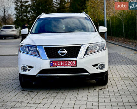Белый Ниссан Патфайндер, объемом двигателя 2.5 л и пробегом 220 тыс. км за 11900 $, фото 1 на Automoto.ua