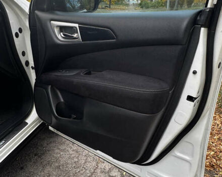 Белый Ниссан Патфайндер, объемом двигателя 3.5 л и пробегом 250 тыс. км за 11700 $, фото 18 на Automoto.ua