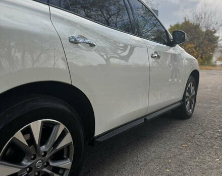 Белый Ниссан Патфайндер, объемом двигателя 3.5 л и пробегом 250 тыс. км за 11700 $, фото 6 на Automoto.ua