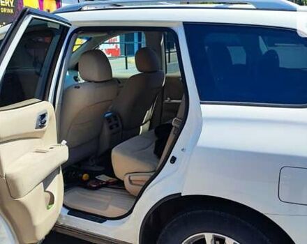 Белый Ниссан Патфайндер, объемом двигателя 2.49 л и пробегом 270 тыс. км за 12399 $, фото 1 на Automoto.ua