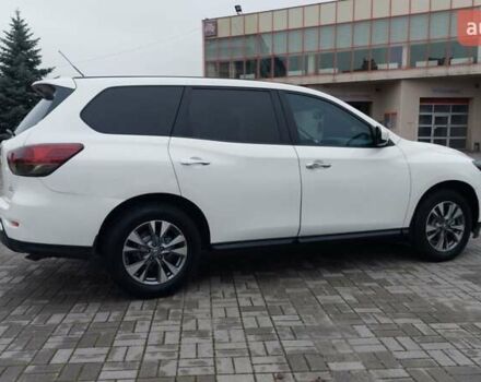 Белый Ниссан Патфайндер, объемом двигателя 3.5 л и пробегом 250 тыс. км за 12700 $, фото 8 на Automoto.ua