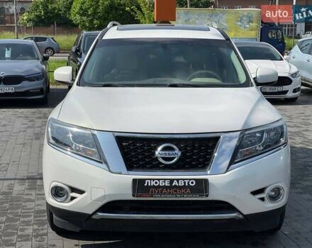 Белый Ниссан Патфайндер, объемом двигателя 2.5 л и пробегом 143 тыс. км за 12600 $, фото 1 на Automoto.ua