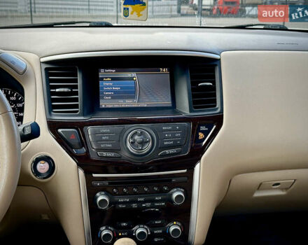 Белый Ниссан Патфайндер, объемом двигателя 2.5 л и пробегом 220 тыс. км за 11900 $, фото 17 на Automoto.ua