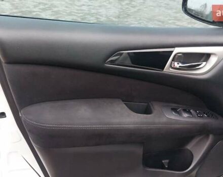 Белый Ниссан Патфайндер, объемом двигателя 3.5 л и пробегом 250 тыс. км за 12700 $, фото 14 на Automoto.ua