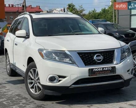 Белый Ниссан Патфайндер, объемом двигателя 2.5 л и пробегом 143 тыс. км за 12600 $, фото 2 на Automoto.ua