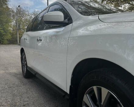 Белый Ниссан Патфайндер, объемом двигателя 3.5 л и пробегом 250 тыс. км за 11700 $, фото 10 на Automoto.ua