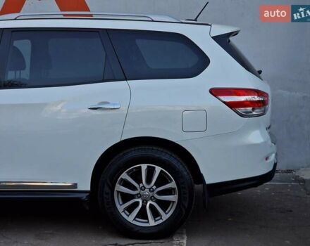 Білий Ніссан Патфайндер, об'ємом двигуна 2.5 л та пробігом 223 тис. км за 13490 $, фото 16 на Automoto.ua