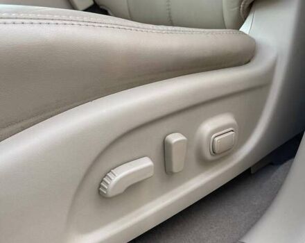 Белый Ниссан Патфайндер, объемом двигателя 2.5 л и пробегом 143 тыс. км за 12600 $, фото 12 на Automoto.ua