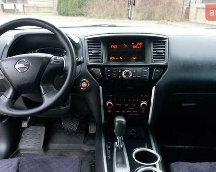 Белый Ниссан Патфайндер, объемом двигателя 3.5 л и пробегом 250 тыс. км за 12700 $, фото 24 на Automoto.ua
