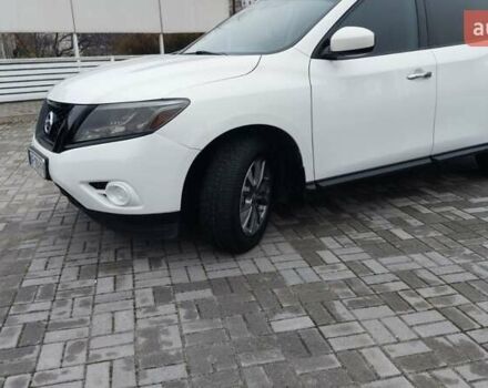 Белый Ниссан Патфайндер, объемом двигателя 3.5 л и пробегом 250 тыс. км за 12700 $, фото 1 на Automoto.ua