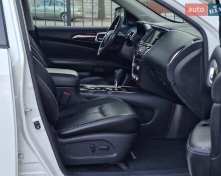 Білий Ніссан Патфайндер, об'ємом двигуна 2.5 л та пробігом 223 тис. км за 13490 $, фото 40 на Automoto.ua