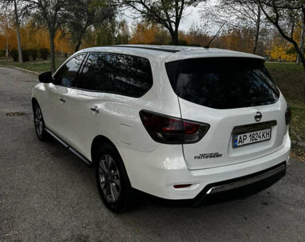 Белый Ниссан Патфайндер, объемом двигателя 3.5 л и пробегом 250 тыс. км за 11700 $, фото 3 на Automoto.ua