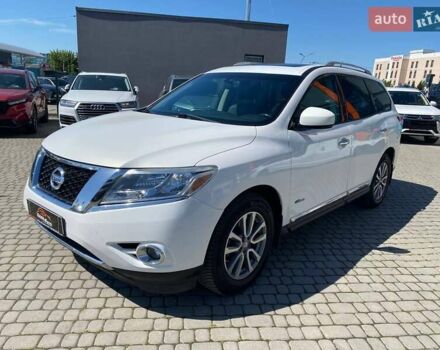 Белый Ниссан Патфайндер, объемом двигателя 2.5 л и пробегом 254 тыс. км за 13500 $, фото 2 на Automoto.ua