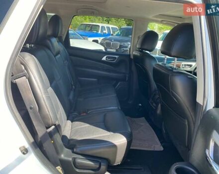 Белый Ниссан Патфайндер, объемом двигателя 2.5 л и пробегом 254 тыс. км за 13500 $, фото 23 на Automoto.ua