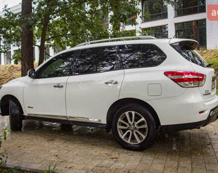 Ниссан Патфайндер 2014 в Житомире на Automoto.ua Белый Ниссан Патфайндер, объемом двигателя 2.5 л и пробегом 200 тыс. км за 14800 $, фото 7 на Automoto.ua
