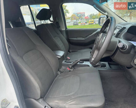 Ниссан Патфайндер 2014 в Киеве на Automoto.ua Белый Ниссан Патфайндер, объемом двигателя 2.5 л и пробегом 150 тыс. км за 6000 $, фото 6 на Automoto.ua