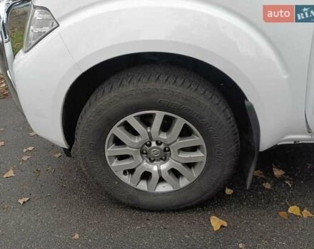 Білий Ніссан Патфайндер, об'ємом двигуна 3 л та пробігом 153 тис. км за 21000 $, фото 4 на Automoto.ua