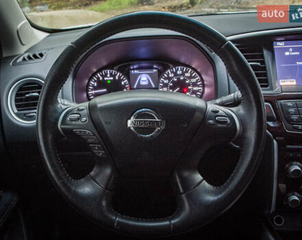 Ниссан Патфайндер 2014 в Житомире на Automoto.ua Белый Ниссан Патфайндер, объемом двигателя 2.5 л и пробегом 200 тыс. км за 14800 $, фото 9 на Automoto.ua