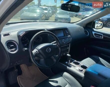 Белый Ниссан Патфайндер, объемом двигателя 2.5 л и пробегом 254 тыс. км за 13500 $, фото 10 на Automoto.ua