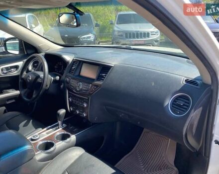 Белый Ниссан Патфайндер, объемом двигателя 2.5 л и пробегом 254 тыс. км за 13500 $, фото 8 на Automoto.ua