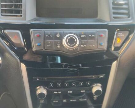 Белый Ниссан Патфайндер, объемом двигателя 3.5 л и пробегом 240 тыс. км за 10900 $, фото 15 на Automoto.ua