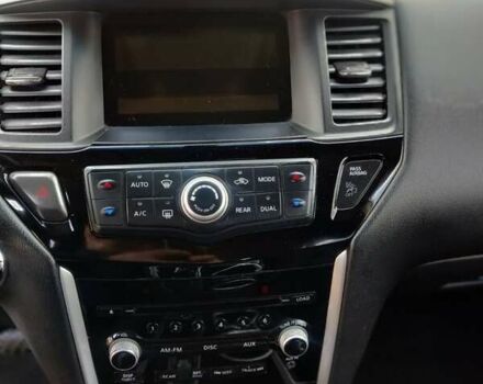 Белый Ниссан Патфайндер, объемом двигателя 3.5 л и пробегом 240 тыс. км за 10900 $, фото 13 на Automoto.ua