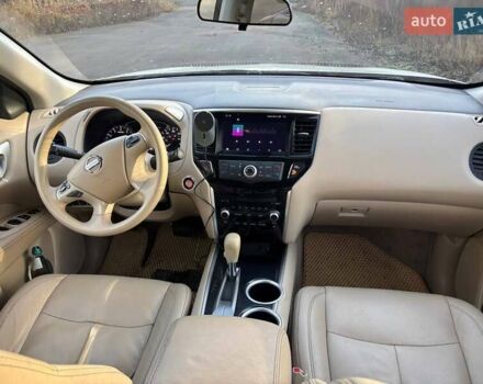 Білий Ніссан Патфайндер, об'ємом двигуна 3.5 л та пробігом 178 тис. км за 14700 $, фото 14 на Automoto.ua