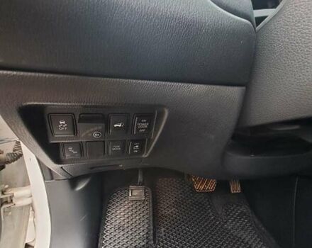 Белый Ниссан Патфайндер, объемом двигателя 3.5 л и пробегом 124 тыс. км за 13800 $, фото 14 на Automoto.ua