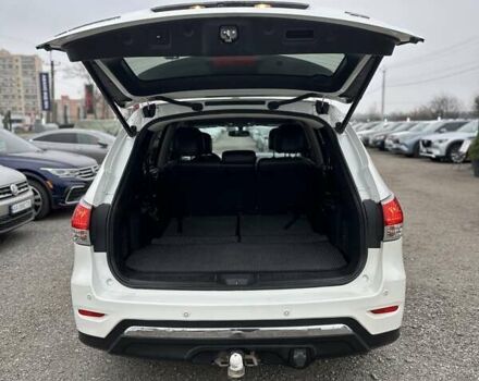 Белый Ниссан Патфайндер, объемом двигателя 3.5 л и пробегом 124 тыс. км за 13700 $, фото 17 на Automoto.ua