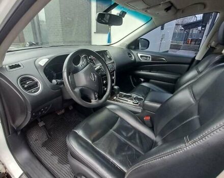 Белый Ниссан Патфайндер, объемом двигателя 3.5 л и пробегом 124 тыс. км за 13800 $, фото 8 на Automoto.ua