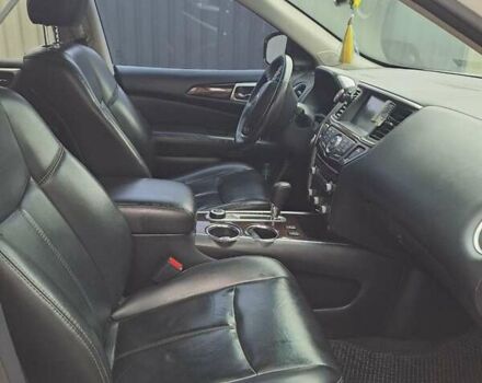 Белый Ниссан Патфайндер, объемом двигателя 3.5 л и пробегом 124 тыс. км за 13800 $, фото 9 на Automoto.ua