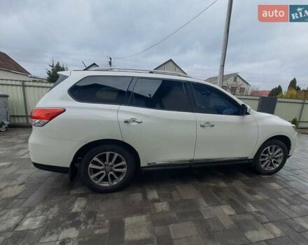 Белый Ниссан Патфайндер, объемом двигателя 3.5 л и пробегом 124 тыс. км за 13800 $, фото 4 на Automoto.ua