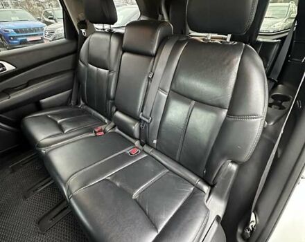 Белый Ниссан Патфайндер, объемом двигателя 3.5 л и пробегом 124 тыс. км за 13700 $, фото 22 на Automoto.ua