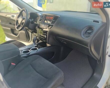 Белый Ниссан Патфайндер, объемом двигателя 3.5 л и пробегом 240 тыс. км за 10900 $, фото 19 на Automoto.ua