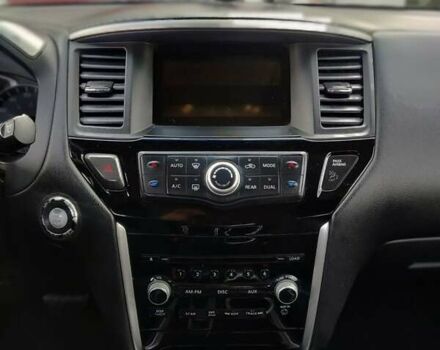 Белый Ниссан Патфайндер, объемом двигателя 3.5 л и пробегом 240 тыс. км за 10900 $, фото 11 на Automoto.ua