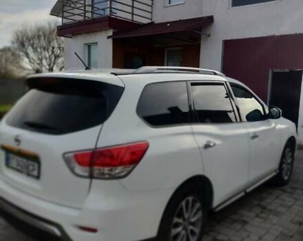 Белый Ниссан Патфайндер, объемом двигателя 3.5 л и пробегом 240 тыс. км за 10900 $, фото 4 на Automoto.ua