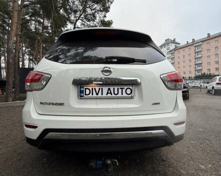 Білий Ніссан Патфайндер, об'ємом двигуна 3.5 л та пробігом 135 тис. км за 15900 $, фото 3 на Automoto.ua