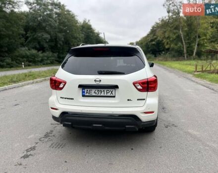 Ніссан Патфайндер 2017 у Красилове на Automoto.ua Білий Ніссан Патфайндер, об'ємом двигуна 3.5 л та пробігом 49 тис. км за 18600 $, фото 5 на Automoto.ua