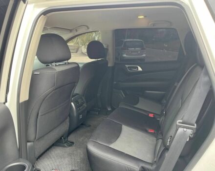 Белый Ниссан Патфайндер, объемом двигателя 3.5 л и пробегом 110 тыс. км за 15000 $, фото 15 на Automoto.ua