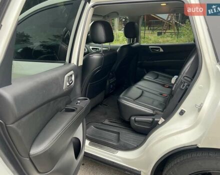 Ніссан Патфайндер 2017 у Красилове на Automoto.ua Білий Ніссан Патфайндер, об'ємом двигуна 3.5 л та пробігом 49 тис. км за 18600 $, фото 9 на Automoto.ua