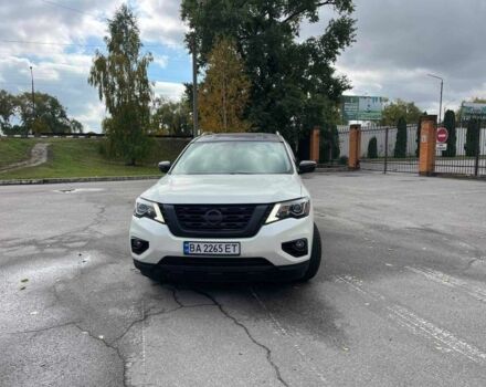 Белый Ниссан Патфайндер, объемом двигателя 3.5 л и пробегом 110 тыс. км за 15000 $, фото 7 на Automoto.ua