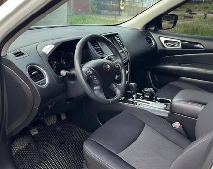 Білий Ніссан Патфайндер, об'ємом двигуна 3.5 л та пробігом 110 тис. км за 15700 $, фото 8 на Automoto.ua