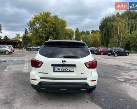 Білий Ніссан Патфайндер, об'ємом двигуна 3.5 л та пробігом 110 тис. км за 15700 $, фото 3 на Automoto.ua