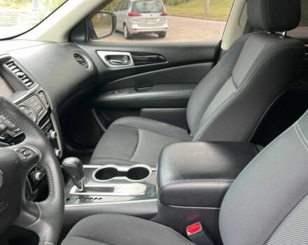 Белый Ниссан Патфайндер, объемом двигателя 3.5 л и пробегом 110 тыс. км за 15000 $, фото 18 на Automoto.ua