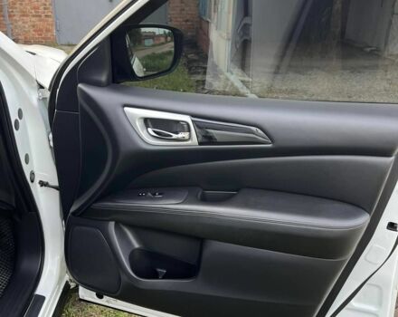 Белый Ниссан Патфайндер, объемом двигателя 3.5 л и пробегом 110 тыс. км за 15000 $, фото 11 на Automoto.ua