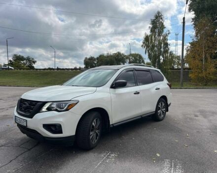 Белый Ниссан Патфайндер, объемом двигателя 3.5 л и пробегом 110 тыс. км за 15000 $, фото 1 на Automoto.ua