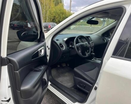 Белый Ниссан Патфайндер, объемом двигателя 3.5 л и пробегом 110 тыс. км за 15000 $, фото 19 на Automoto.ua